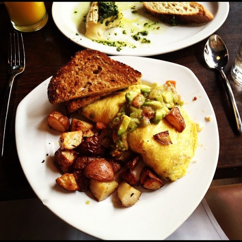 23922_10100152728812092_1972252751_n